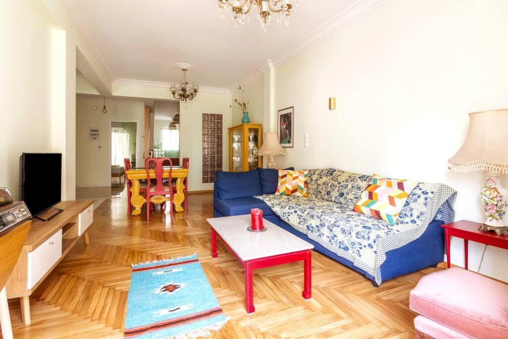 Iphigenia 2 Bedroom Retro Downtown Apartment Atena Exterior foto