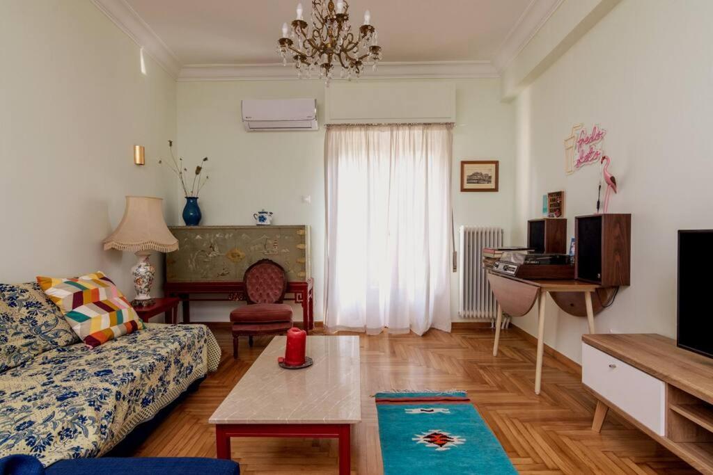 Iphigenia 2 Bedroom Retro Downtown Apartment Atena Exterior foto
