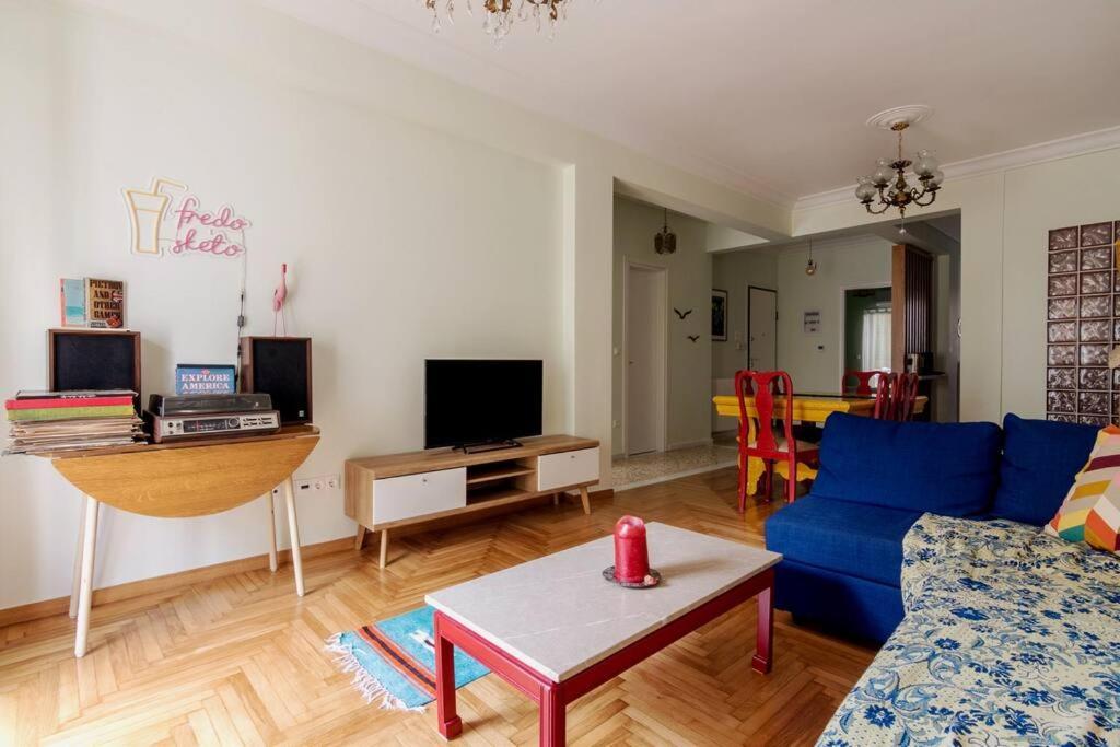 Iphigenia 2 Bedroom Retro Downtown Apartment Atena Exterior foto