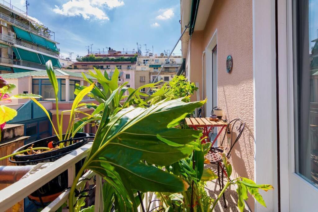 Iphigenia 2 Bedroom Retro Downtown Apartment Atena Exterior foto